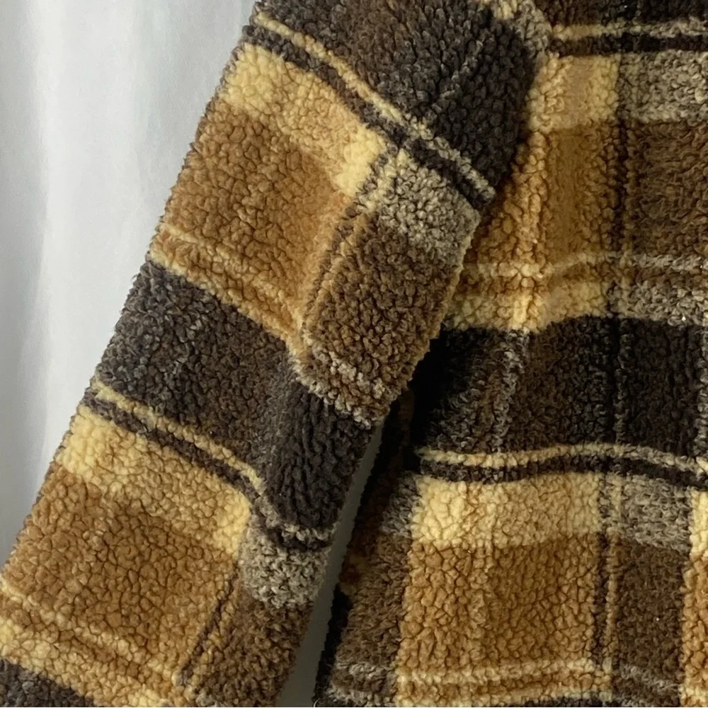 Have Women’s Plaid Teddy Jacket Size Large - Picture 14 of 16